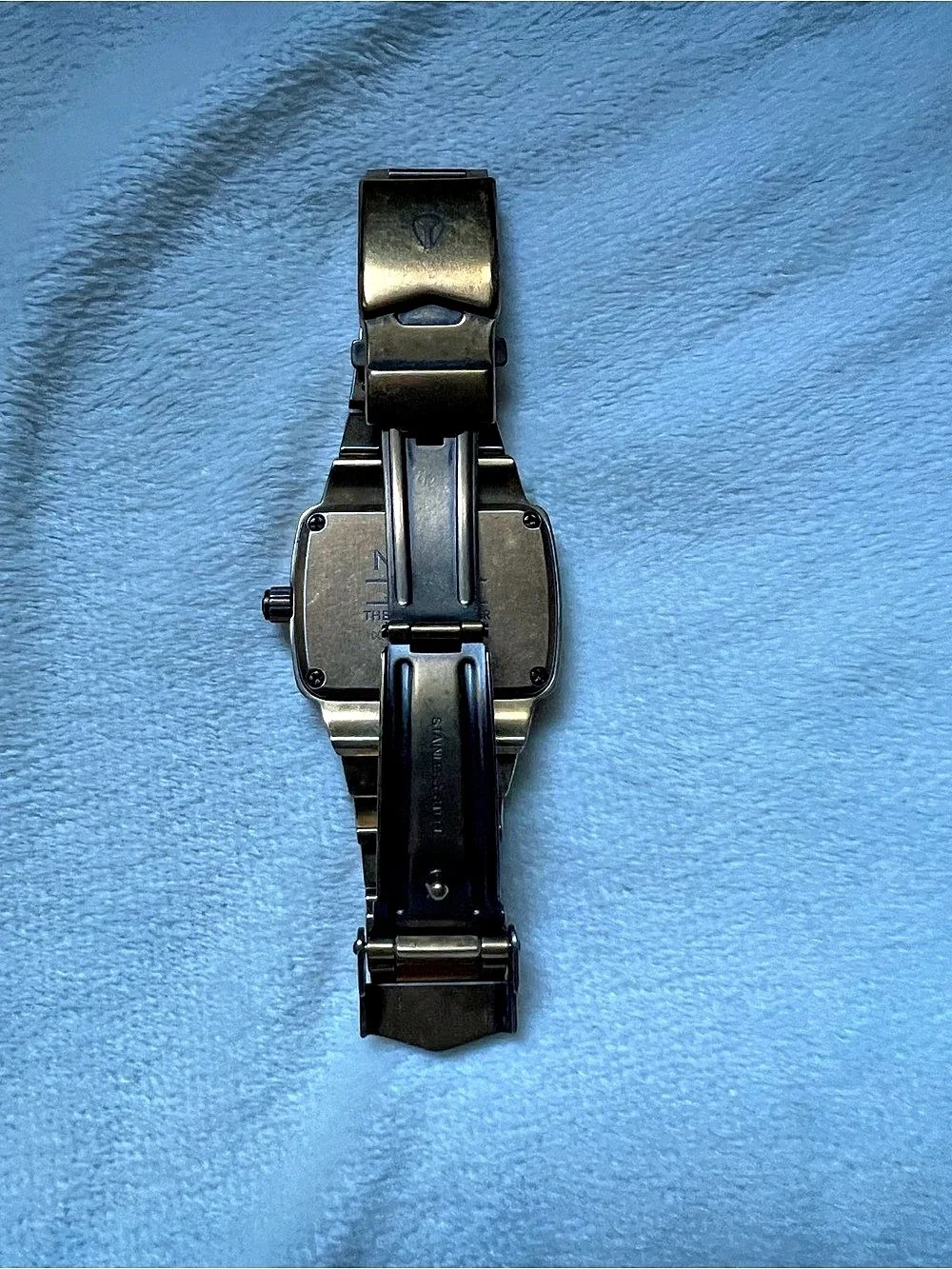 Nixon small player